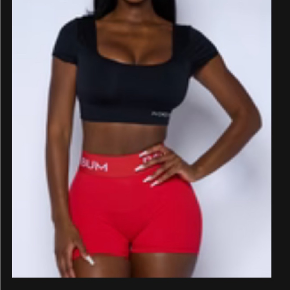 Black Women's Top Pchee Bum - Picture 3 of 3